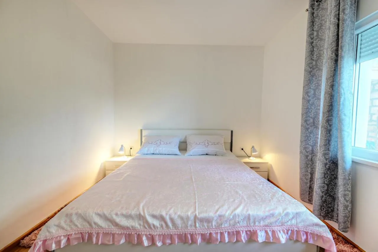 Apartman Slavko Seget Vranjica Croatia