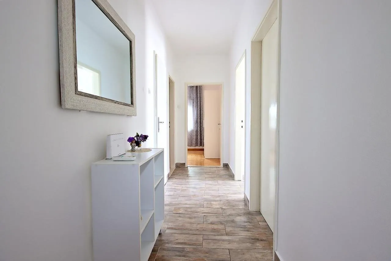 Apartment Apartman Slavko Seget Vranjica Croatia